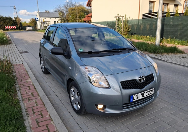 Toyota Yaris cena 15900 przebieg: 189000, rok produkcji 2006 z Kraśnik małe 407